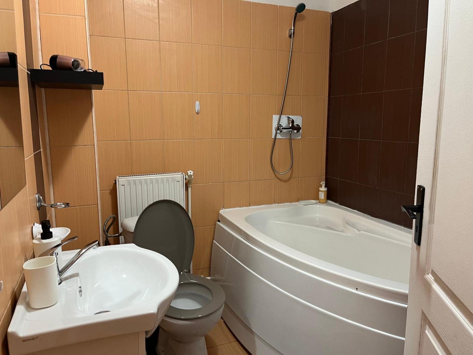 Steve Rooms Iasi Exterior photo